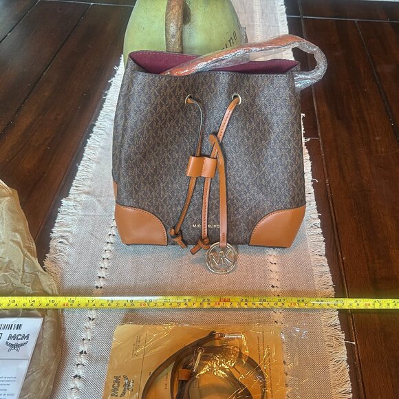 BRAND NEW WITH TAGS MK LEATHER BROWN DRAWSTRING BUCKET BAG - Picture 2 of 10